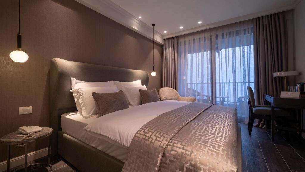 rooms-connecting-room-with-balcony-4-pax