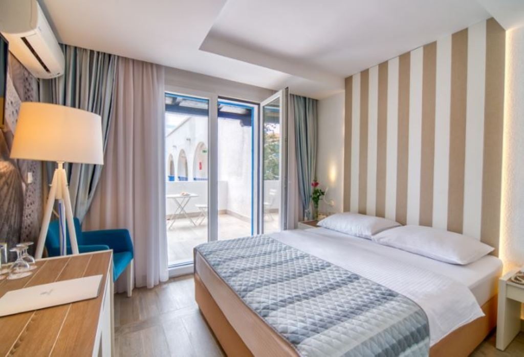 rooms-standard-room-with-balcony-single-use