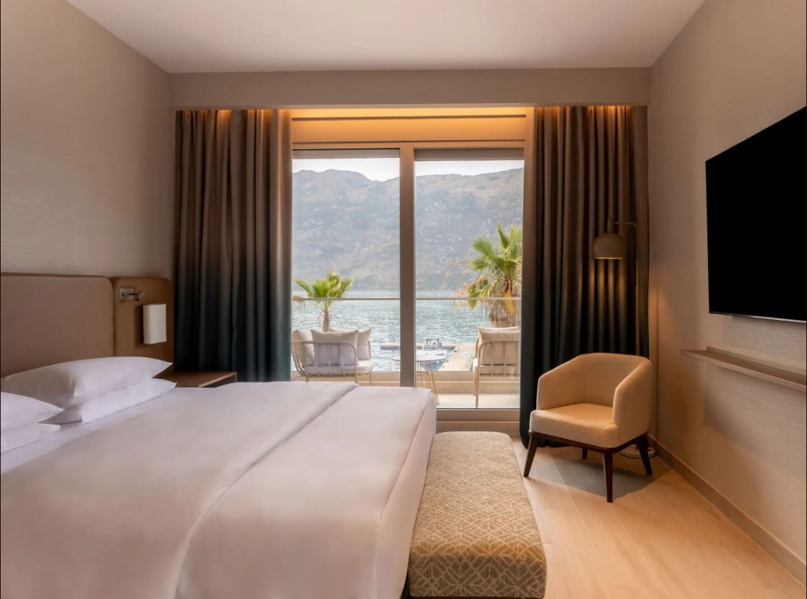 rooms-1-bedroom-apartment-with-poolhot-tub-deluxe