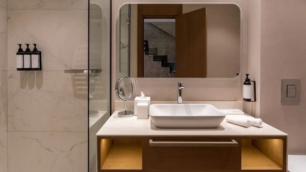 rooms-1-bedroom-apartment-with-hot-tub-premium