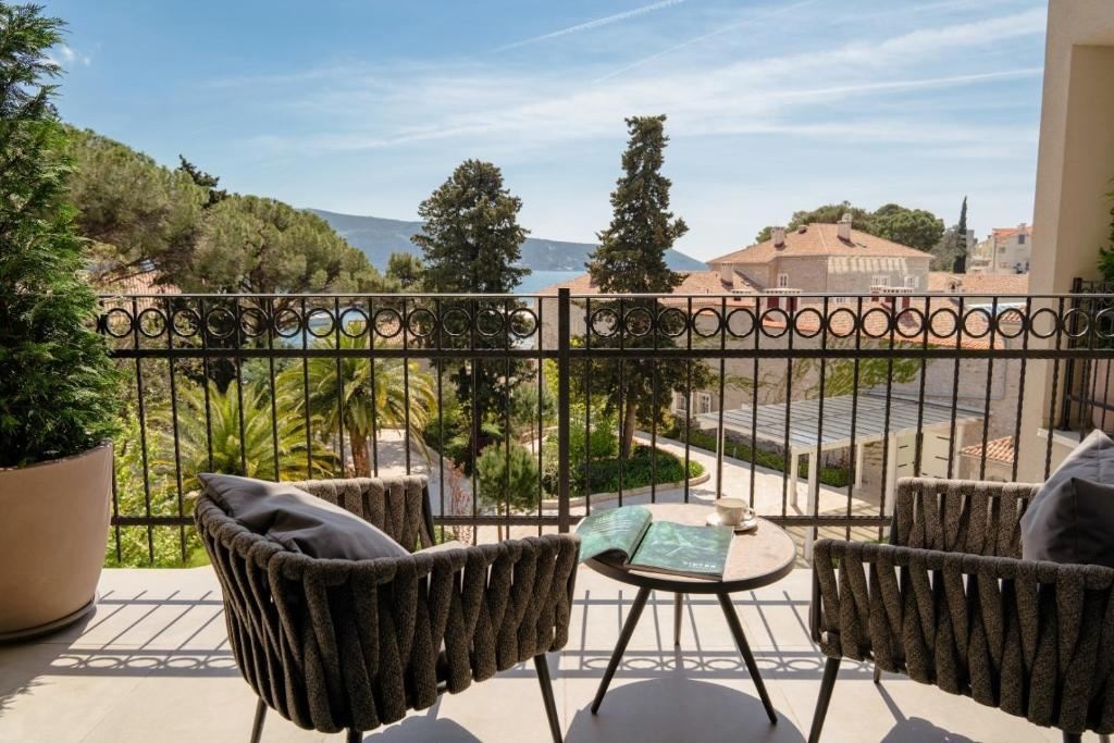 rooms-superior-room-park-view-balcony