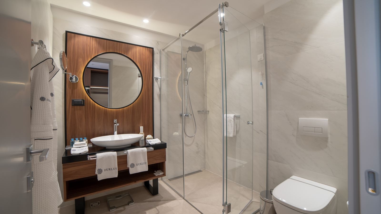 rooms-deluxe-room-sea-view-with-terrace