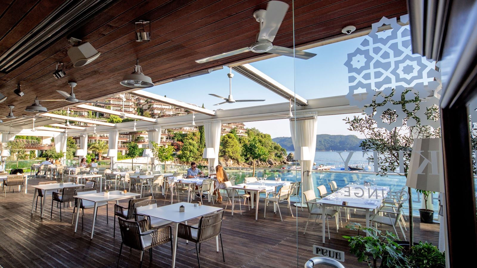 restaurants-dukley-seafront-restaurant