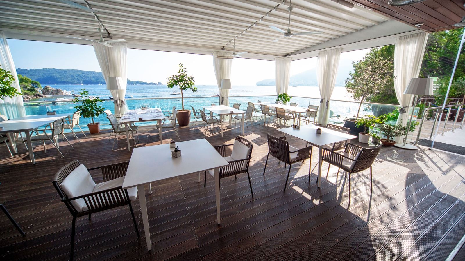 restaurants-dukley-seafront-restaurant