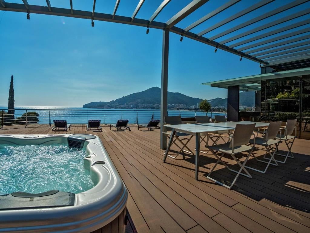 rooms-two-bedrooms-penthouse-sea-side-line