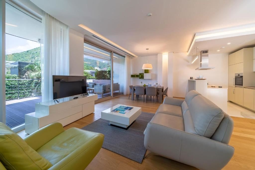 rooms-two-bedrooms-residence-garden-line