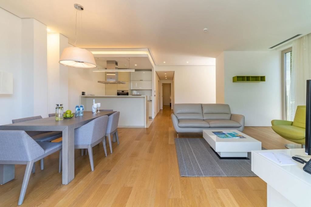 rooms-two-bedrooms-residence-garden-line