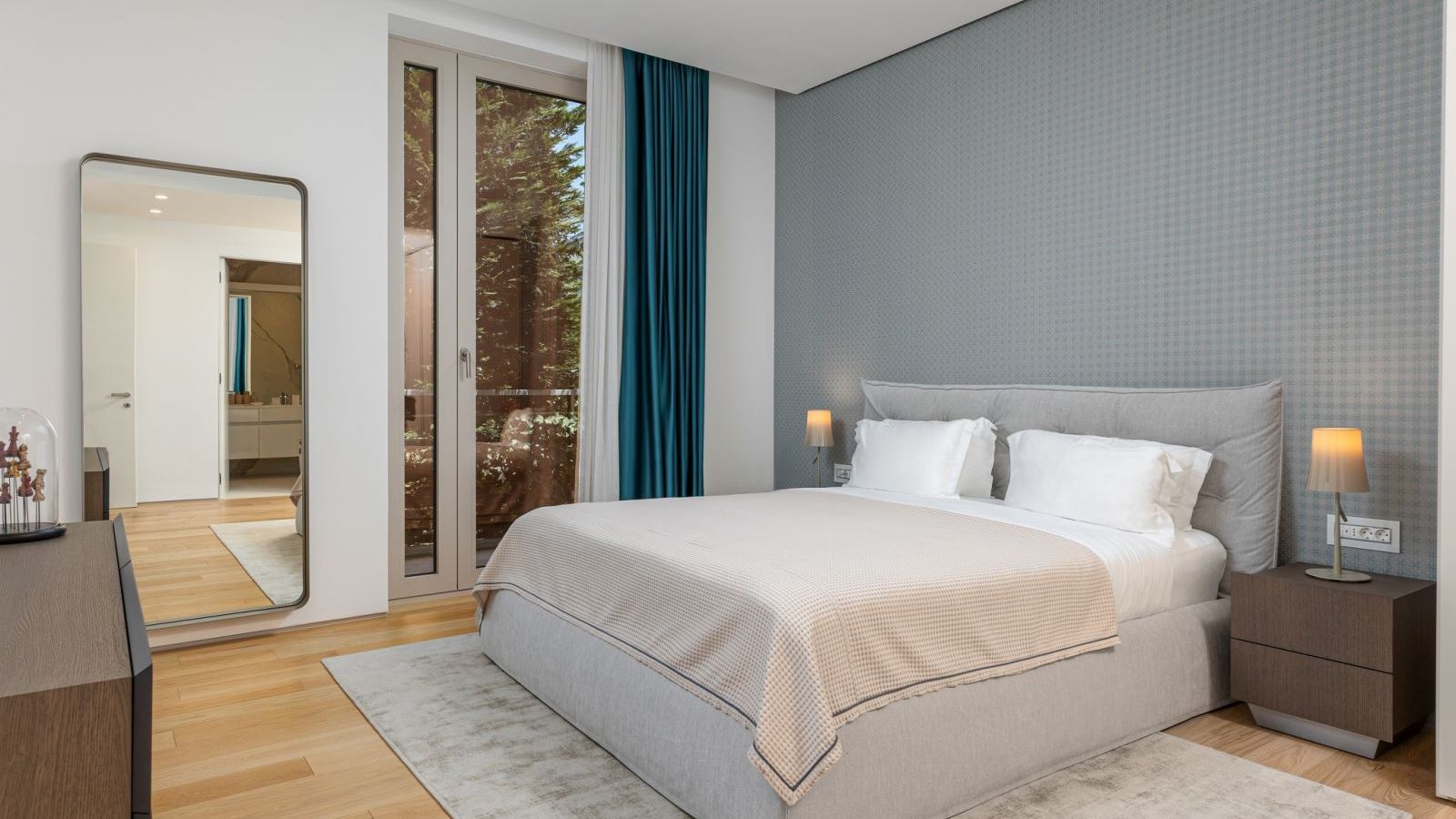 rooms-four-bedrooms-residence-garden-line