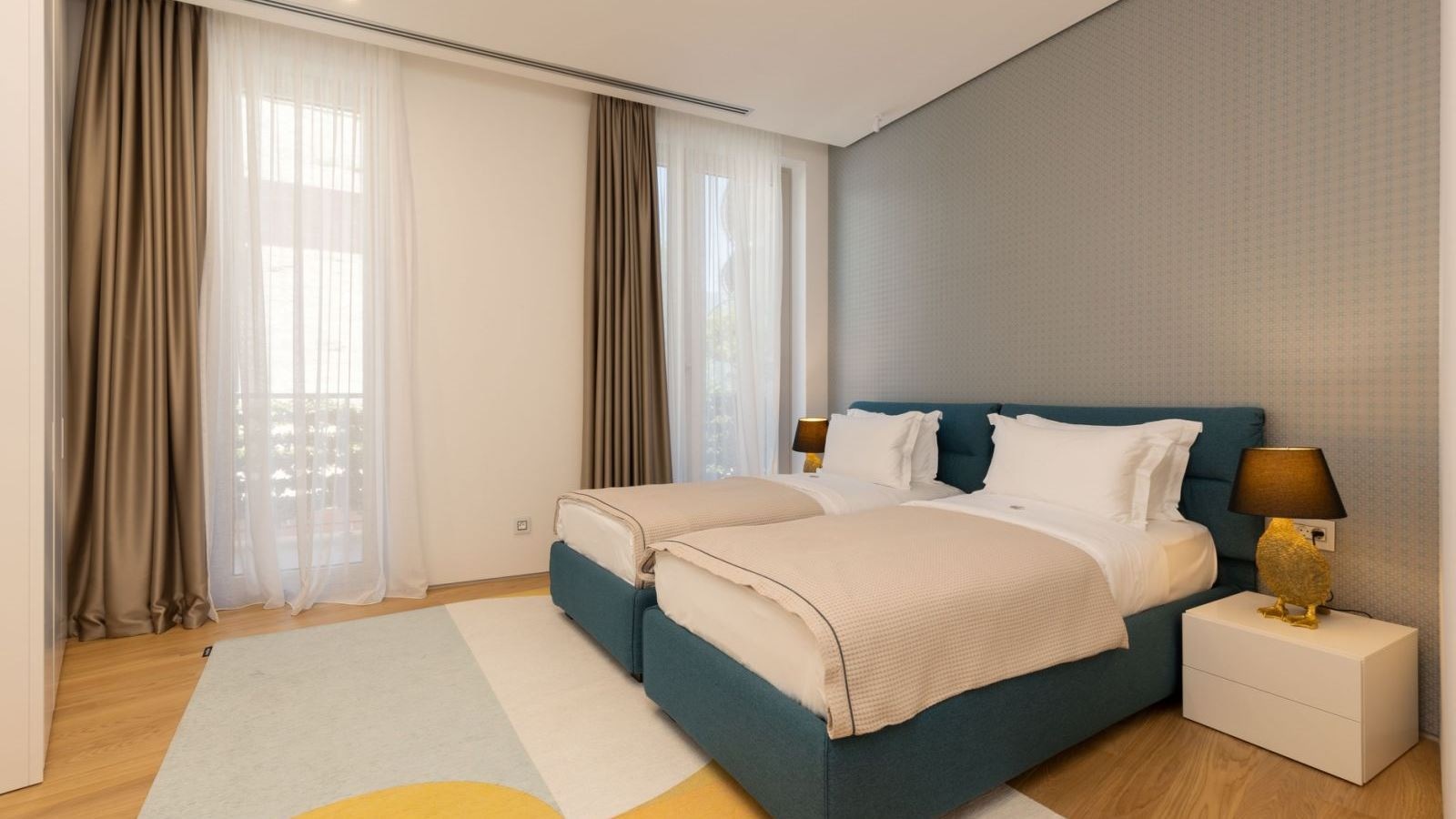 rooms-four-bedrooms-penthouse-garden-line