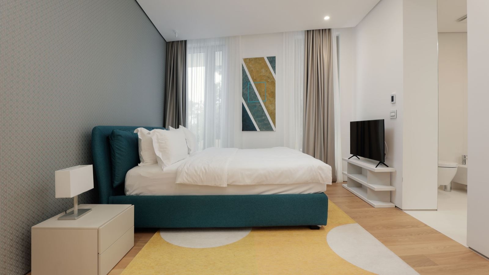 rooms-three-bedrooms-residence-garden-line