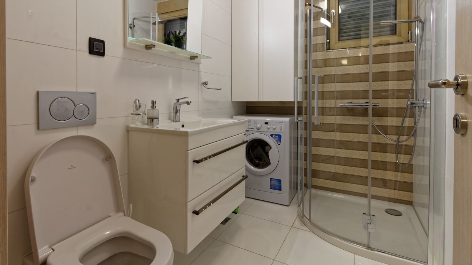 rooms-apartment-two-bedrooms-with-terrace