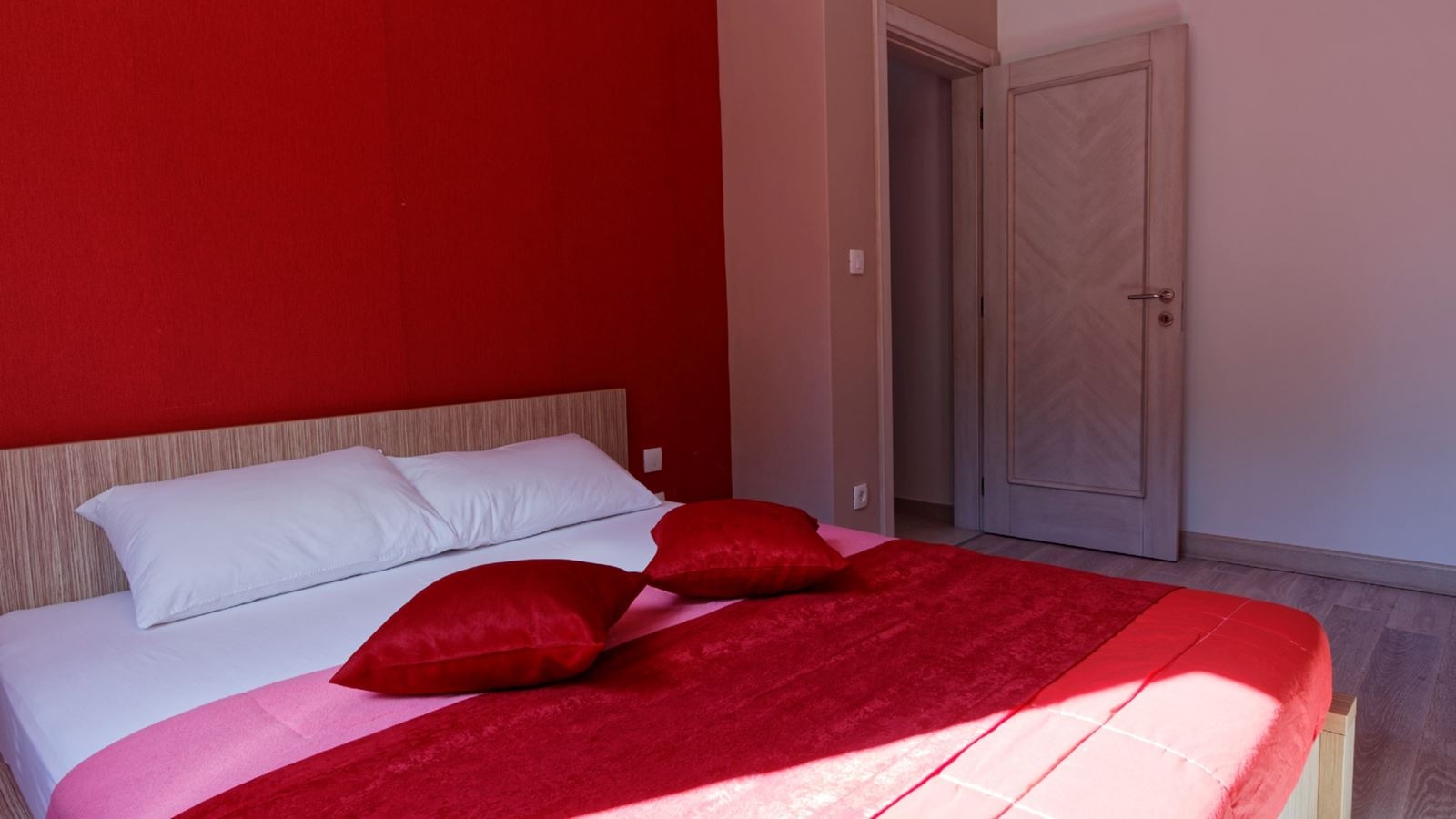 rooms-apartment-sea-view-three-bedrooms