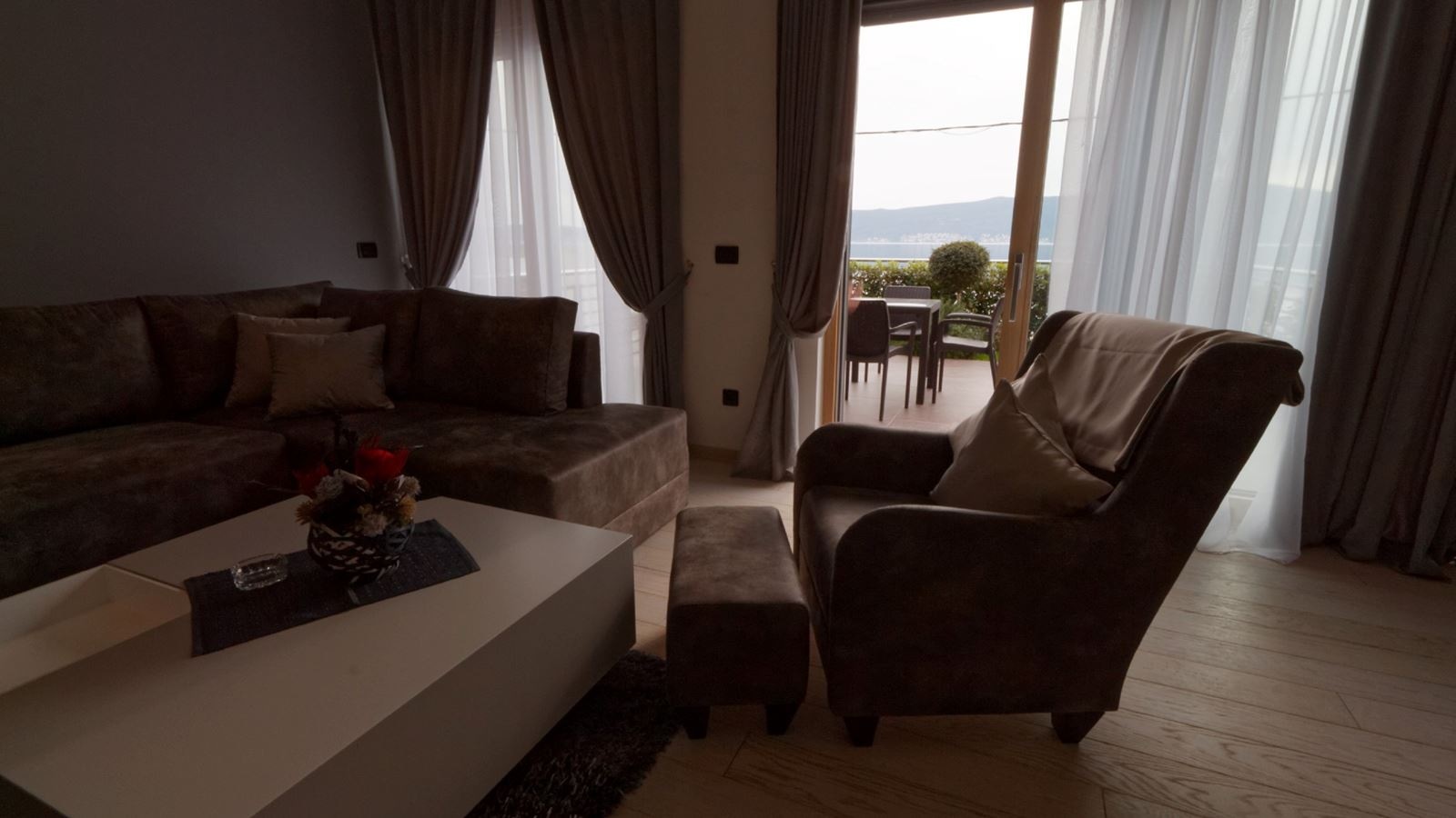 rooms-apartment-sea-view-two-bedrooms