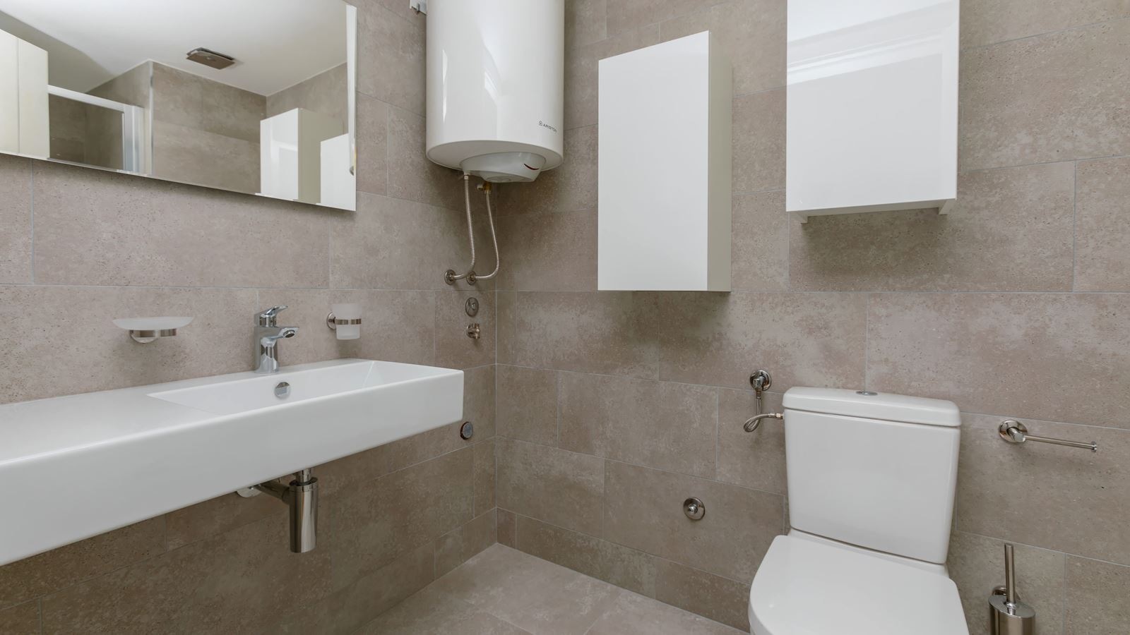 rooms-apartment-sea-view-with-balcony