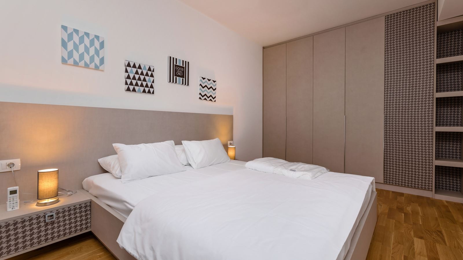 rooms-apartment-comfort-sea-view