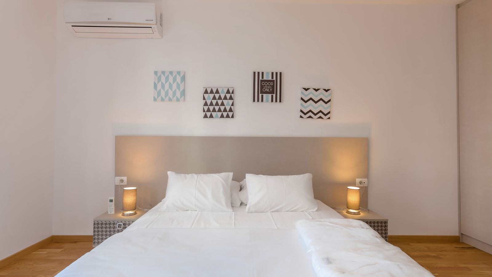 rooms-apartment-comfort-sea-view