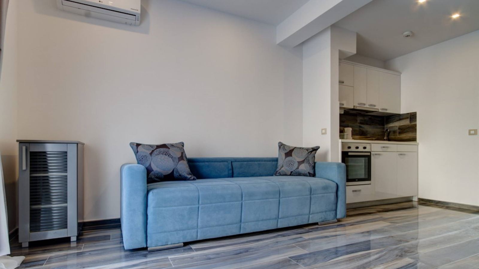 rooms-apartment-comfort-sea-view