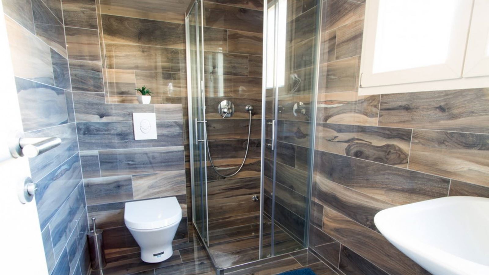 rooms-apartment-comfort-sea-view