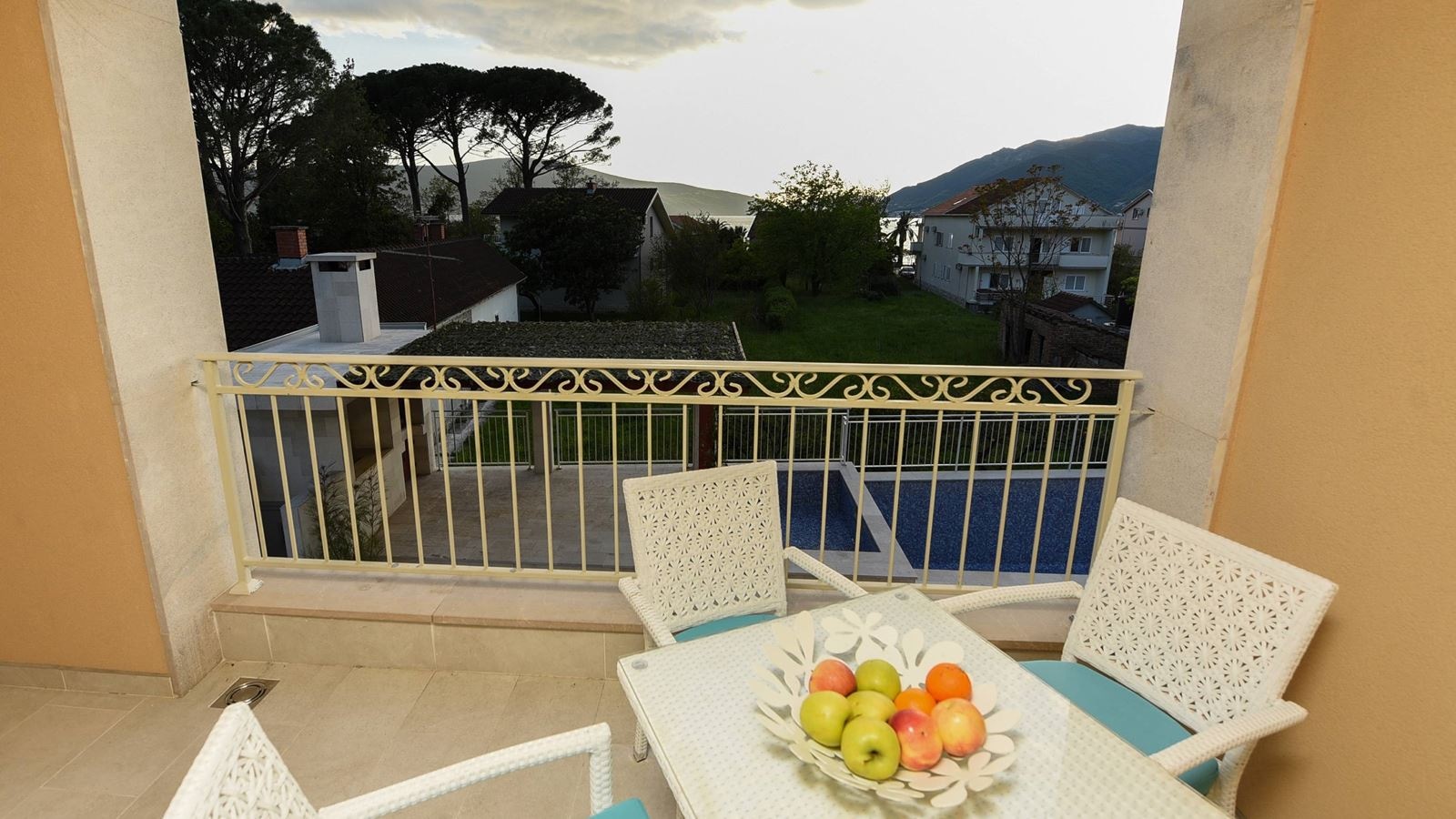 rooms-apartment-comfort-sea-view