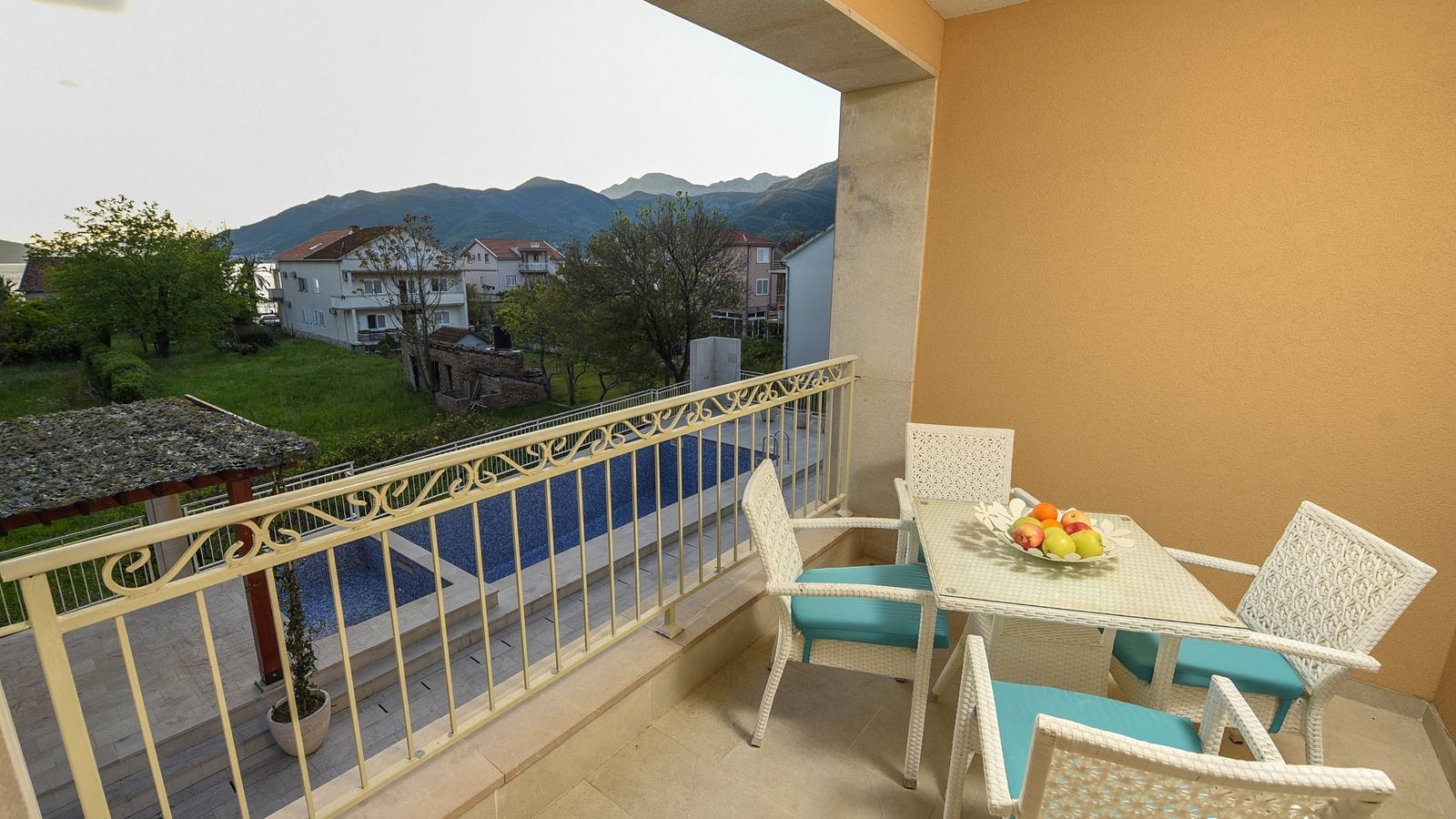 rooms-apartment-comfort-sea-view