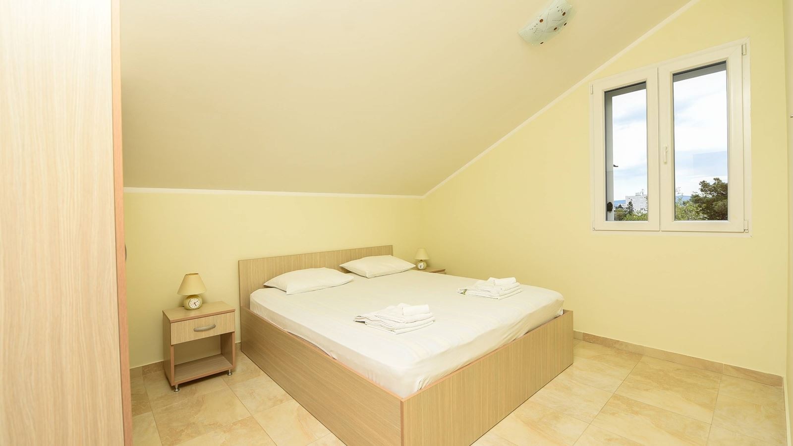 rooms-apartment-sea-view