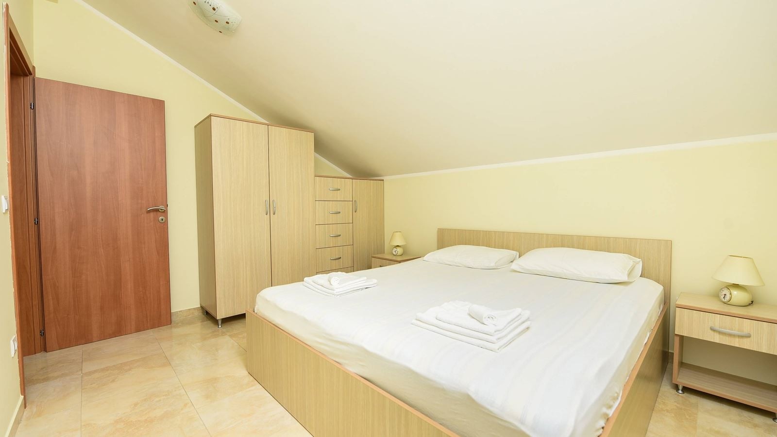 rooms-apartment-sea-view