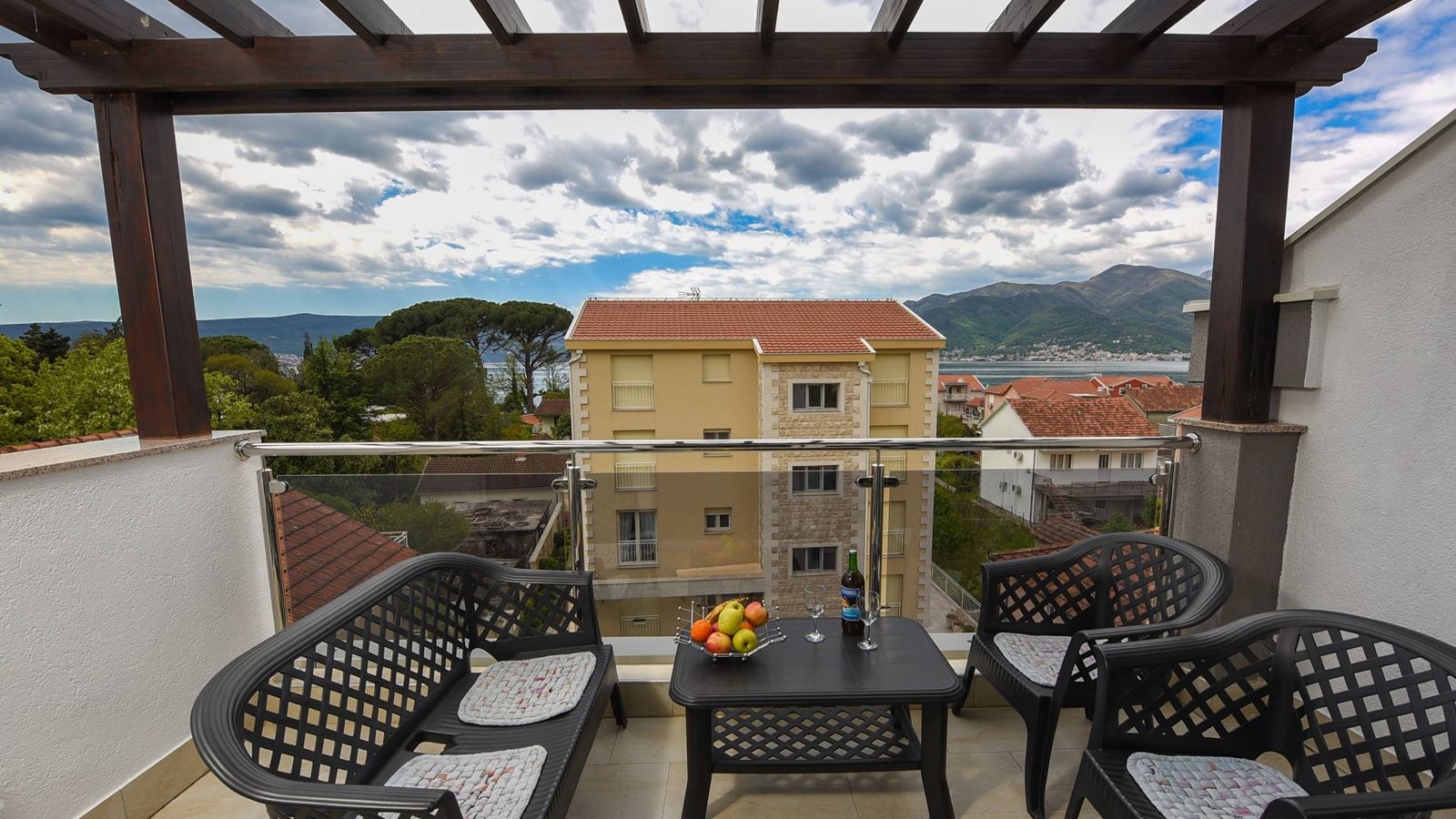 rooms-apartment-sea-view