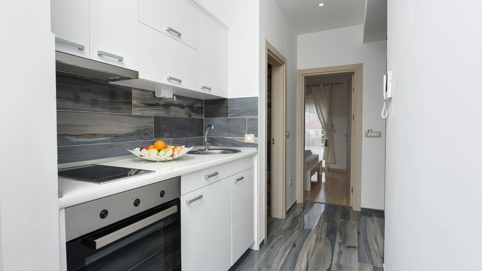 rooms-apartment-sea-view-pool-view