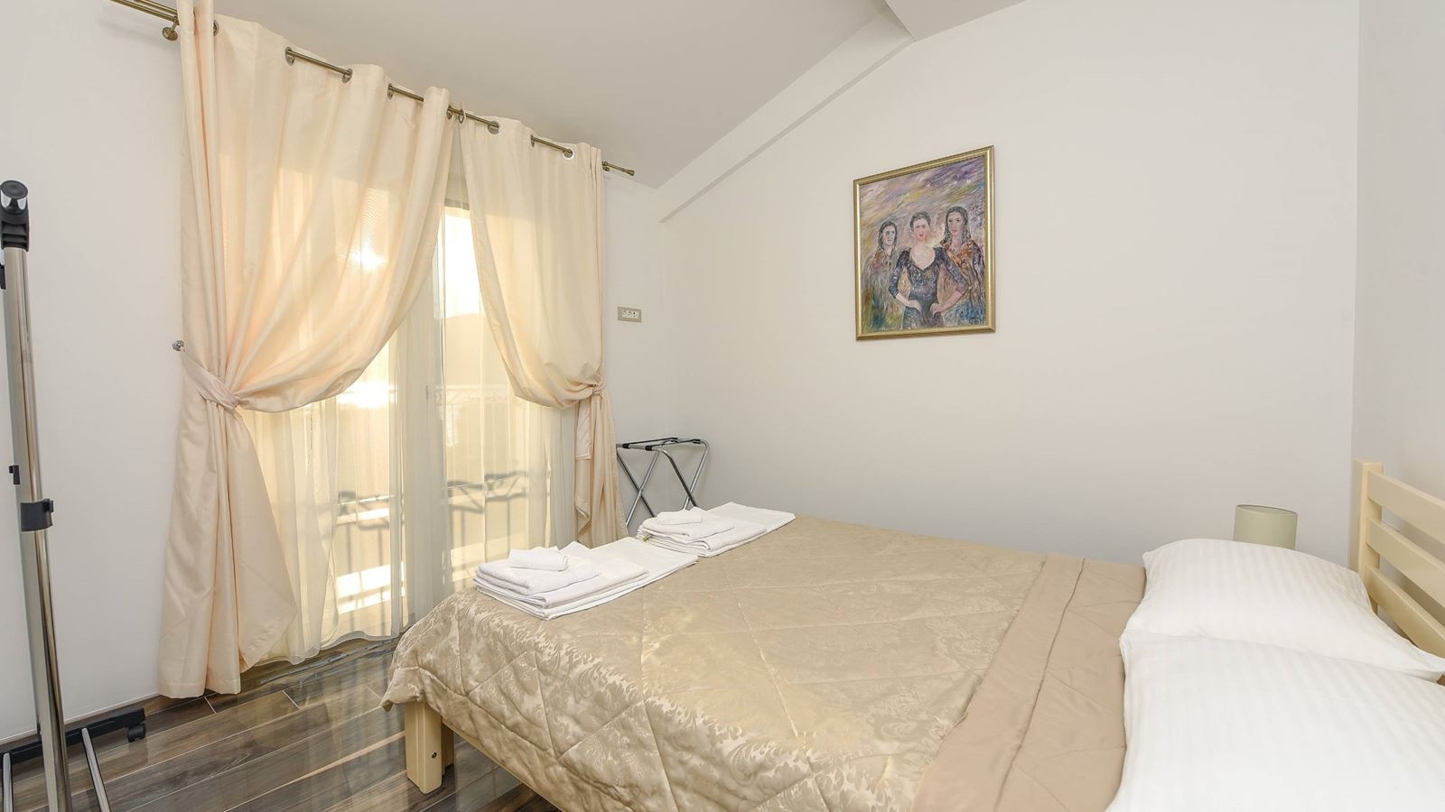 rooms-apartment-three-bedrooms