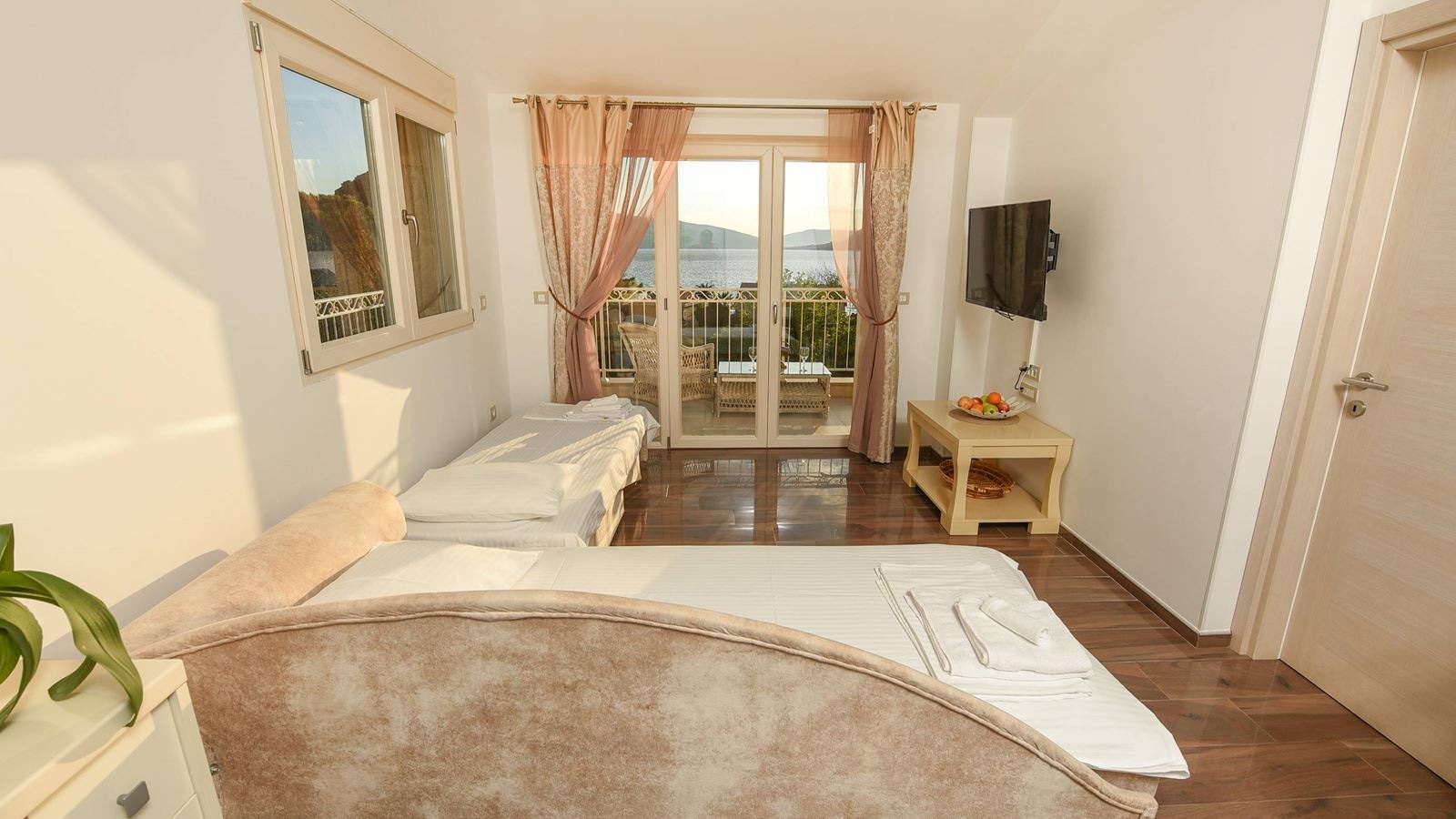 rooms-apartment-three-bedrooms