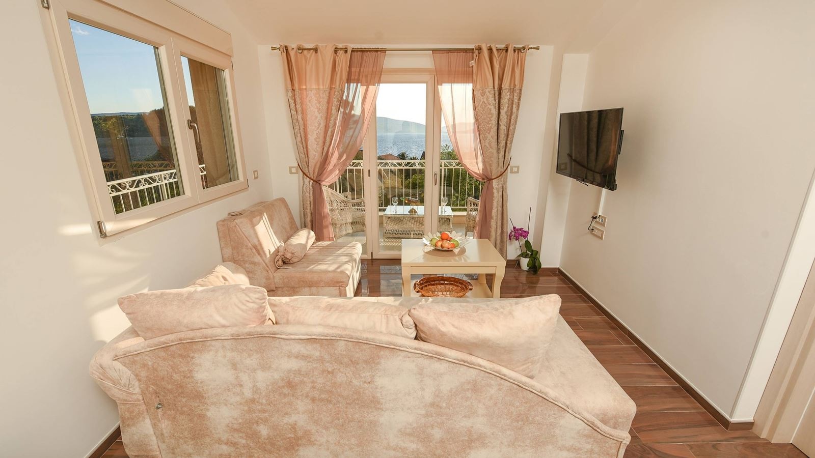 rooms-apartment-three-bedrooms