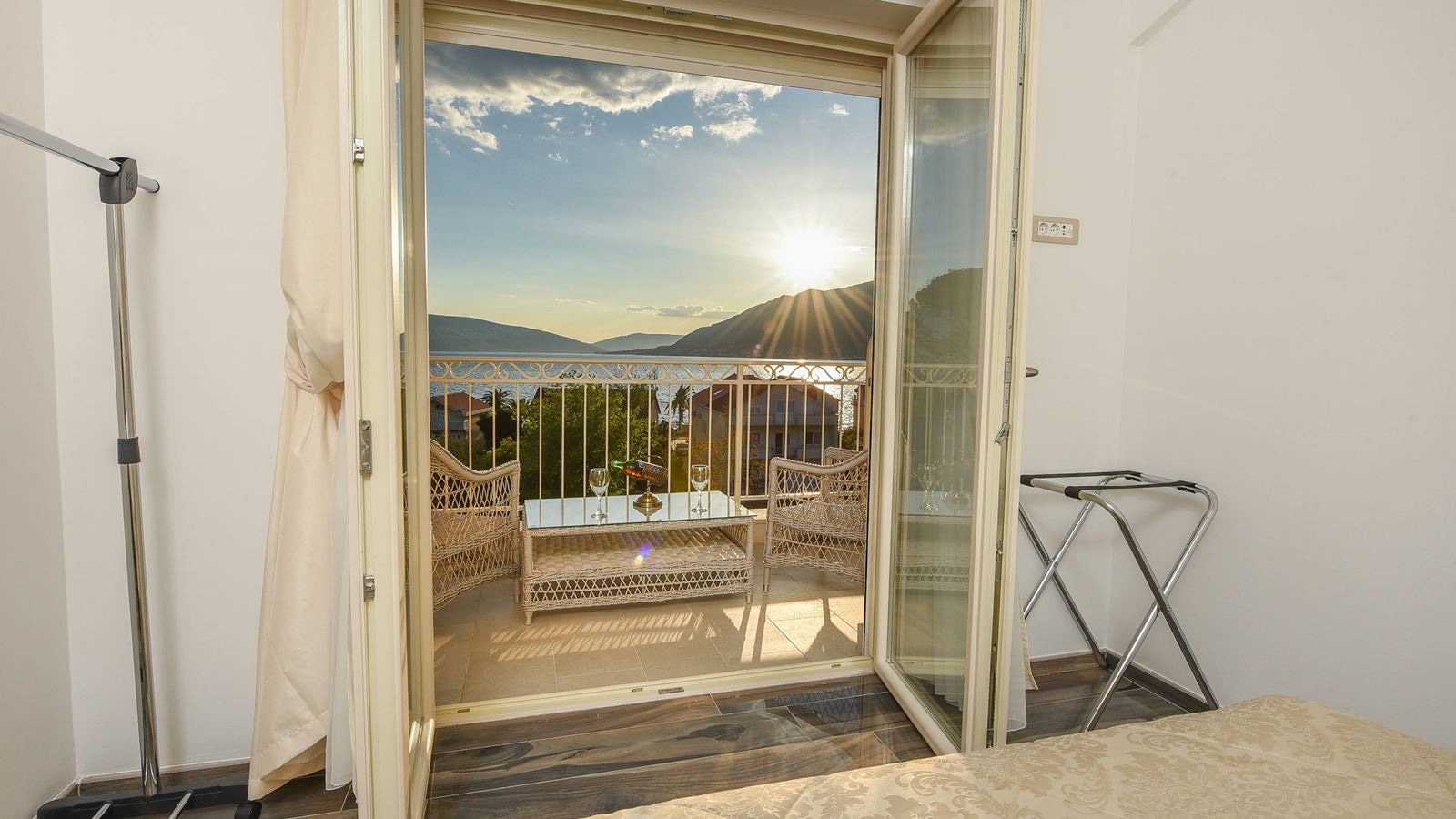 rooms-apartment-three-bedrooms