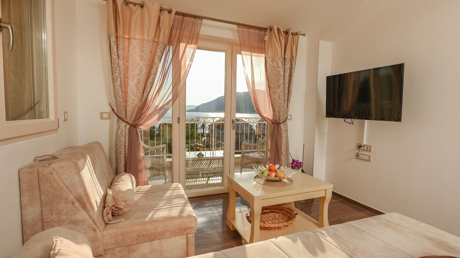 rooms-apartment-three-bedrooms