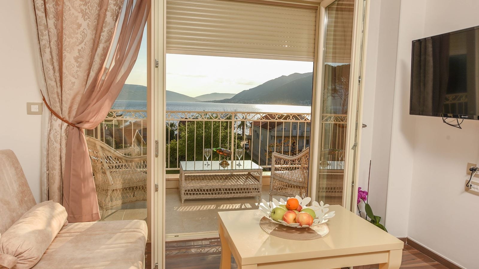 rooms-apartment-three-bedrooms