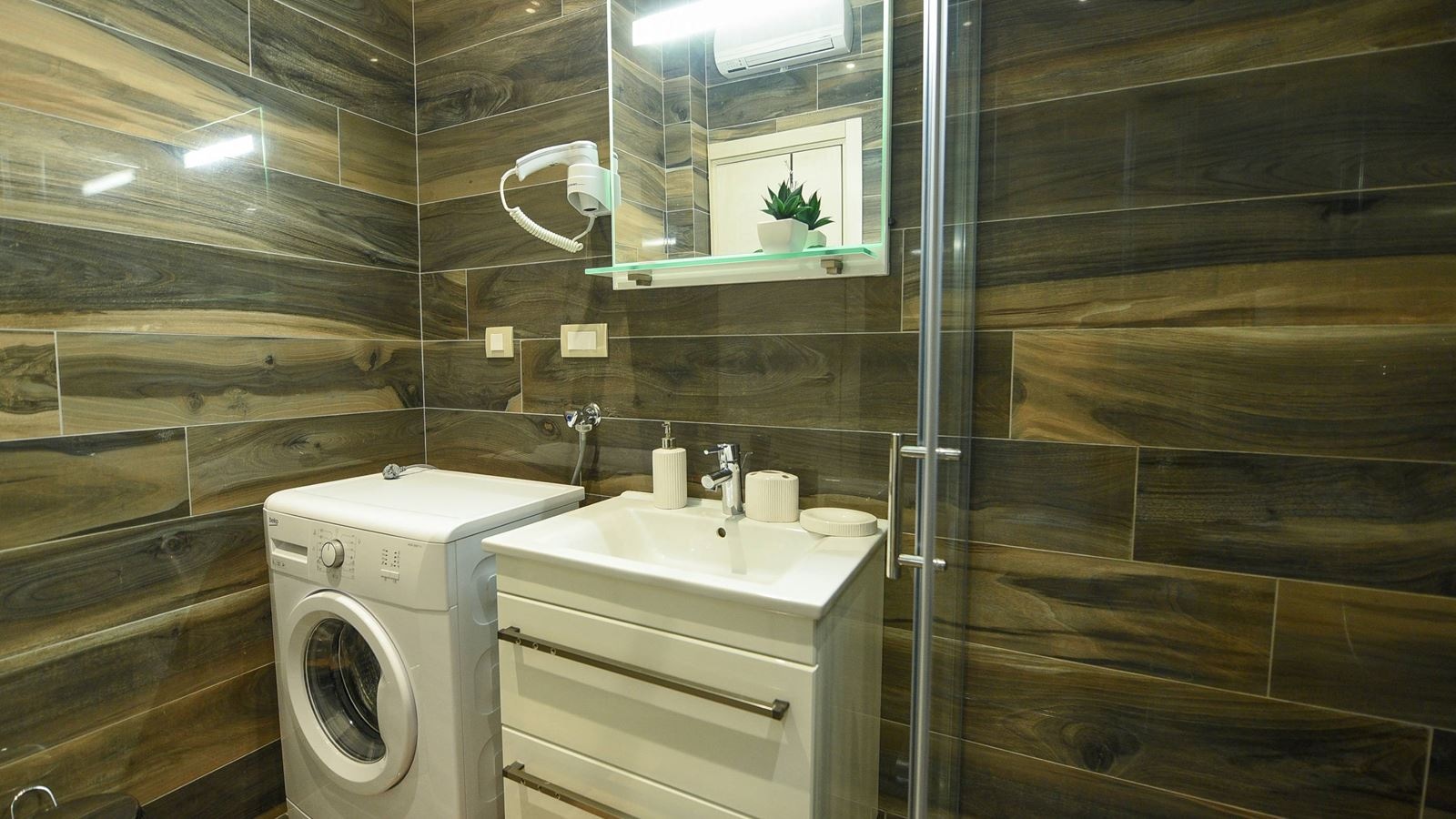 rooms-apartment-three-bedrooms