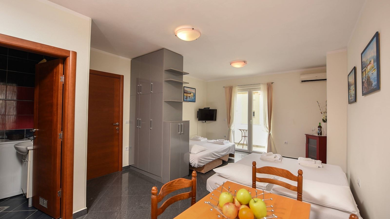 rooms-studio-capacity-4