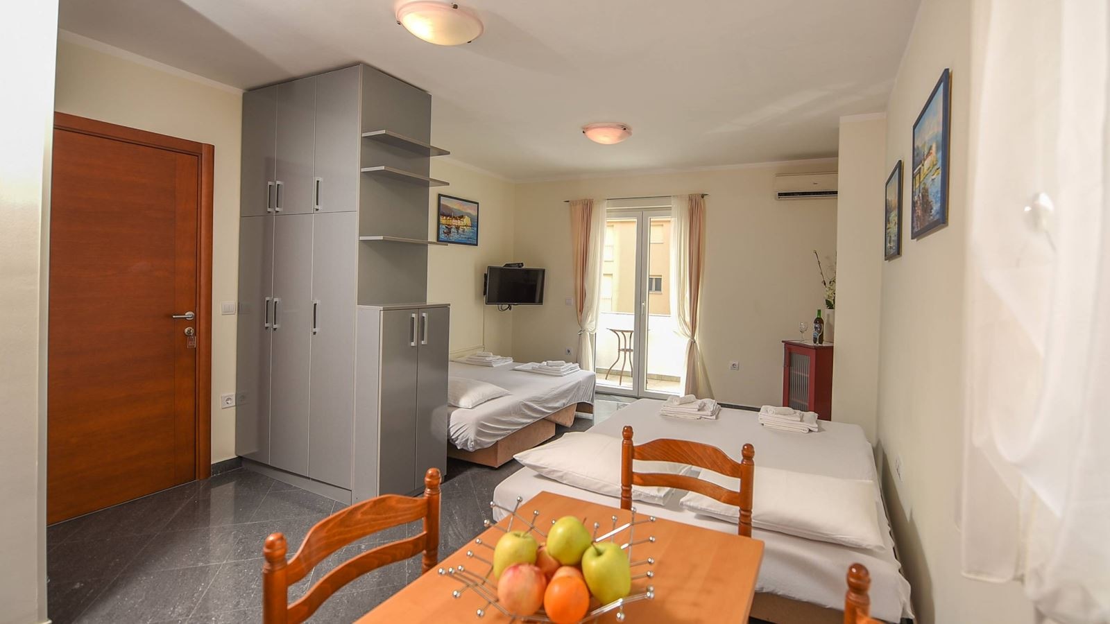 rooms-studio-capacity-4