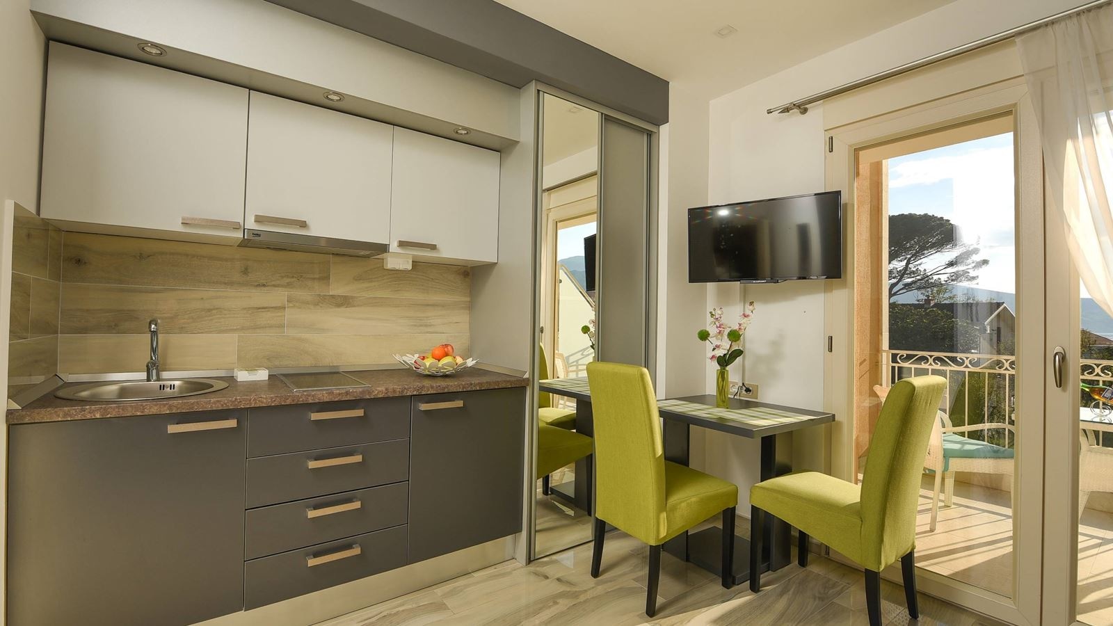 rooms-studio-sea-view-with-balcony