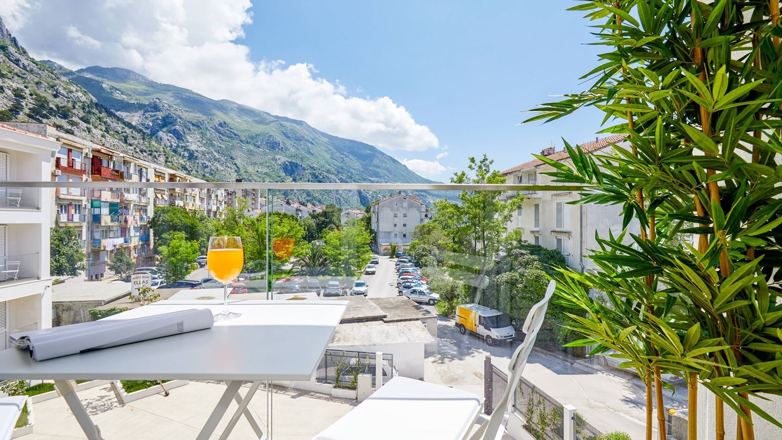 rooms-apartment-deluxe-one-bedroom