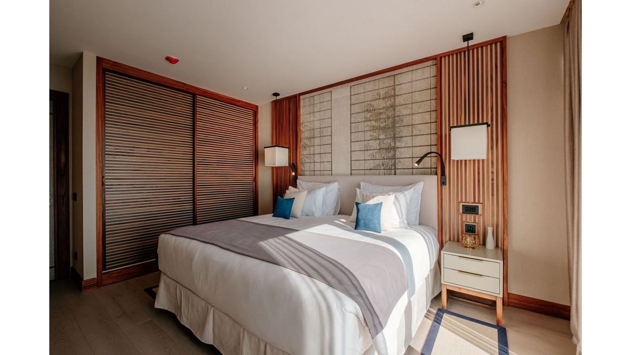 rooms-deluxe-suite-sea-view