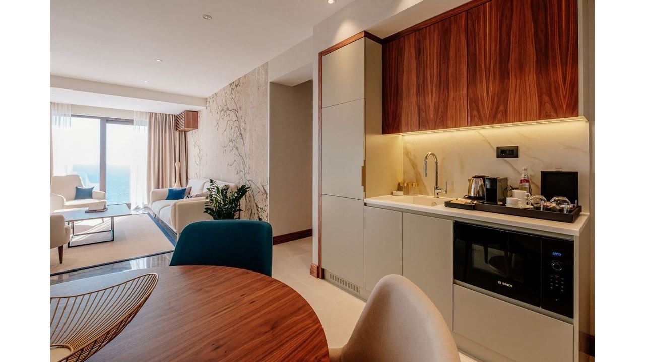 rooms-deluxe-suite-sea-view