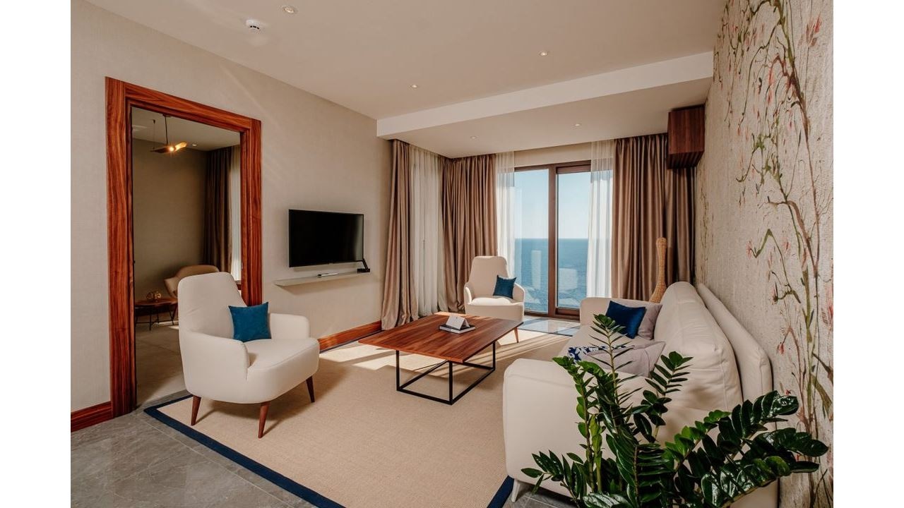 rooms-deluxe-suite-sea-view
