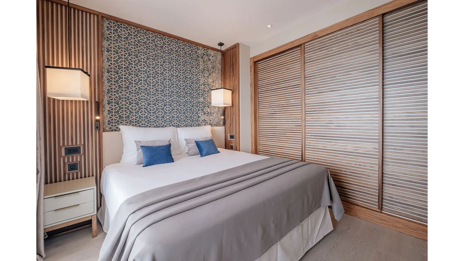 rooms-deluxe-duplex-suite-sea-view