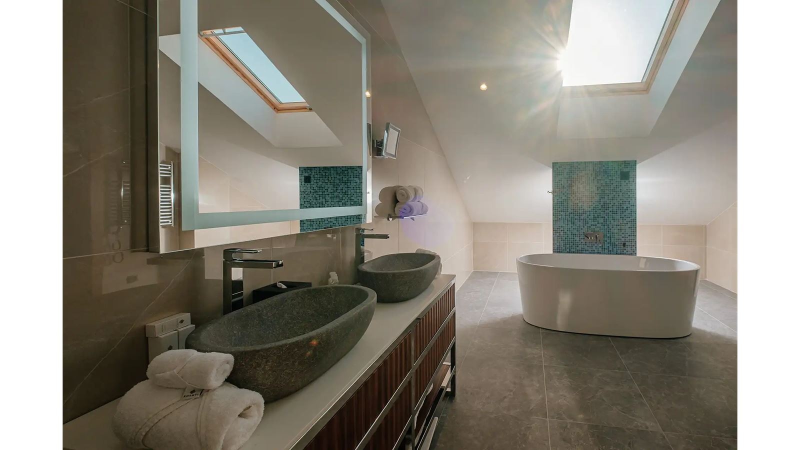 rooms-deluxe-duplex-suite-sea-view