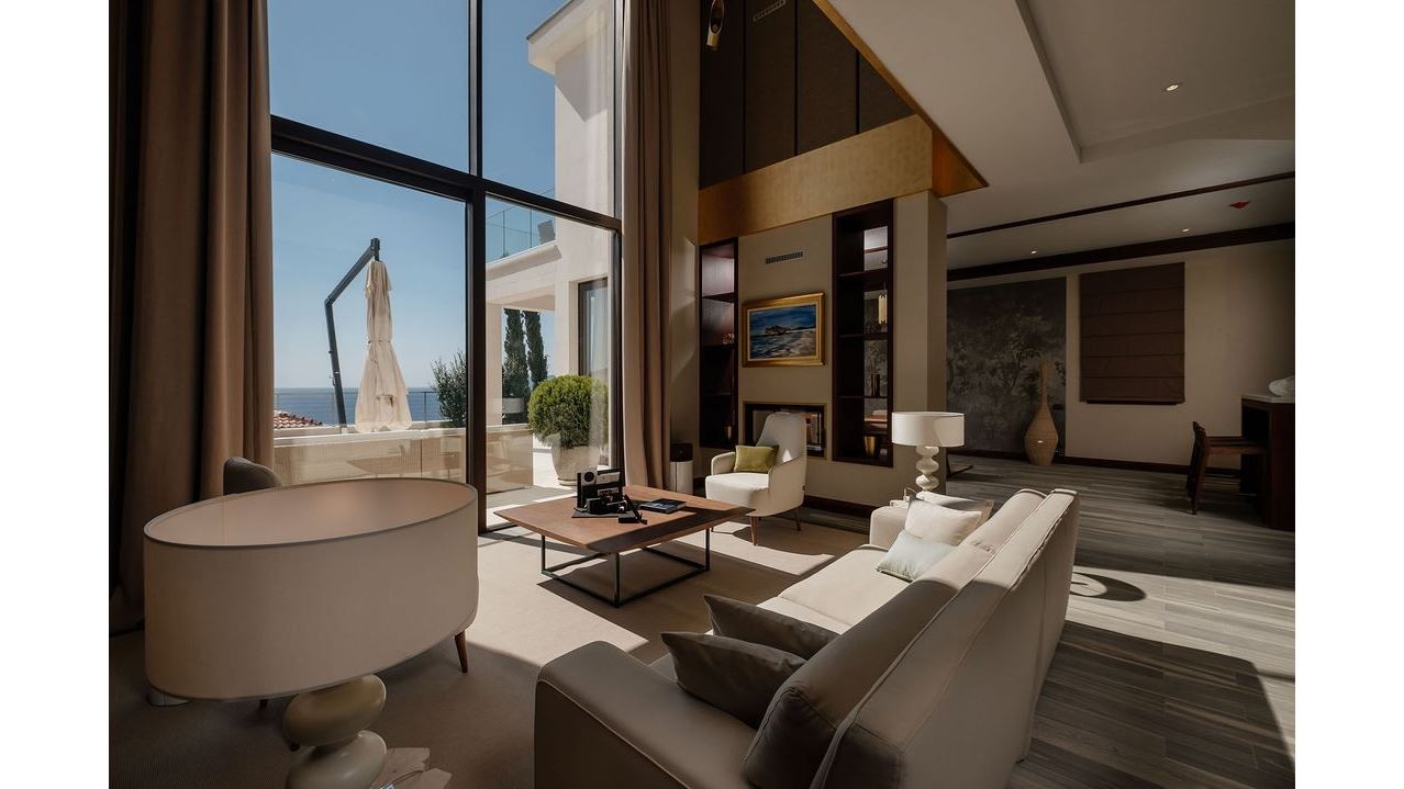 rooms-signature-villa-with-private-pool-sea-view