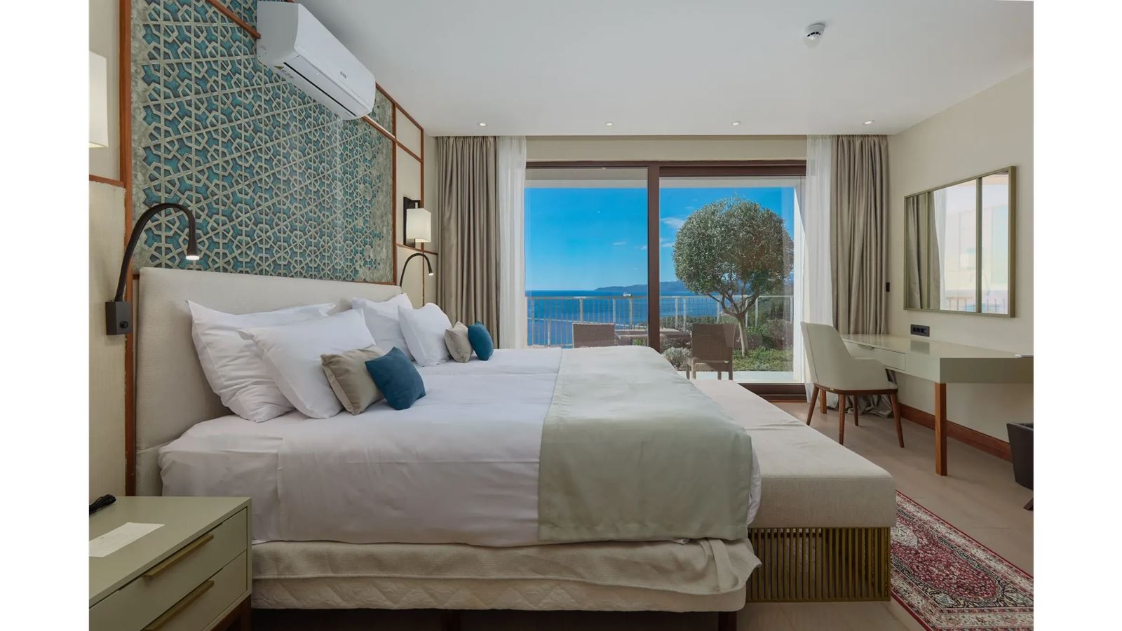 rooms-deluxe-villa-with-private-pool-sea-view