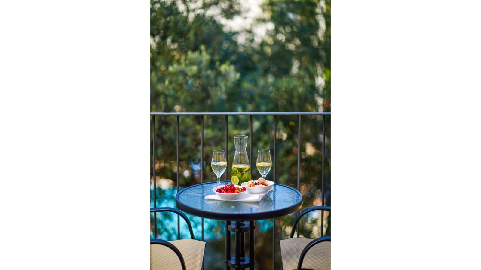 rooms-superior-triple-room-with-balcony