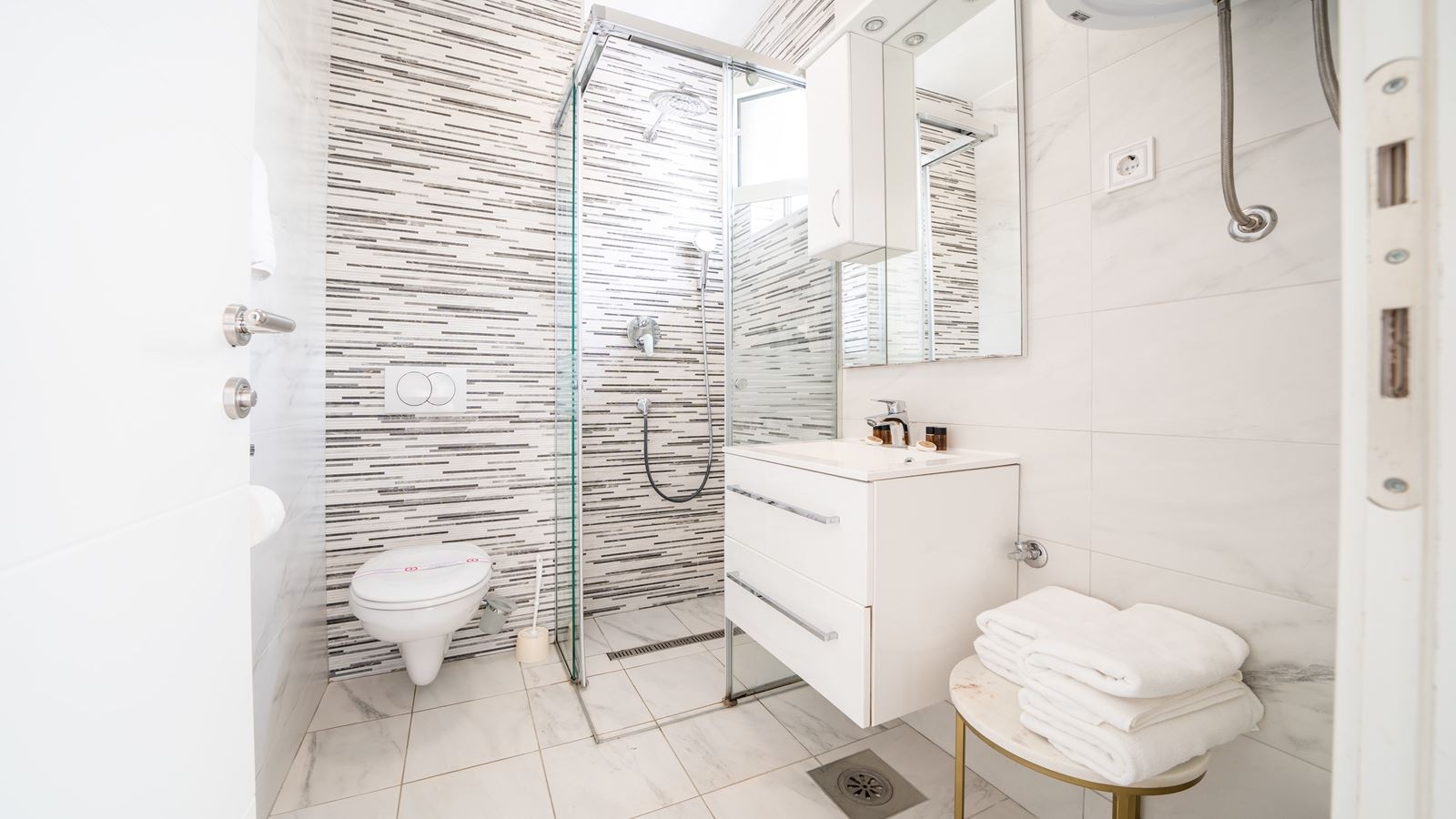 rooms-depadans-apartment-with-kitchen