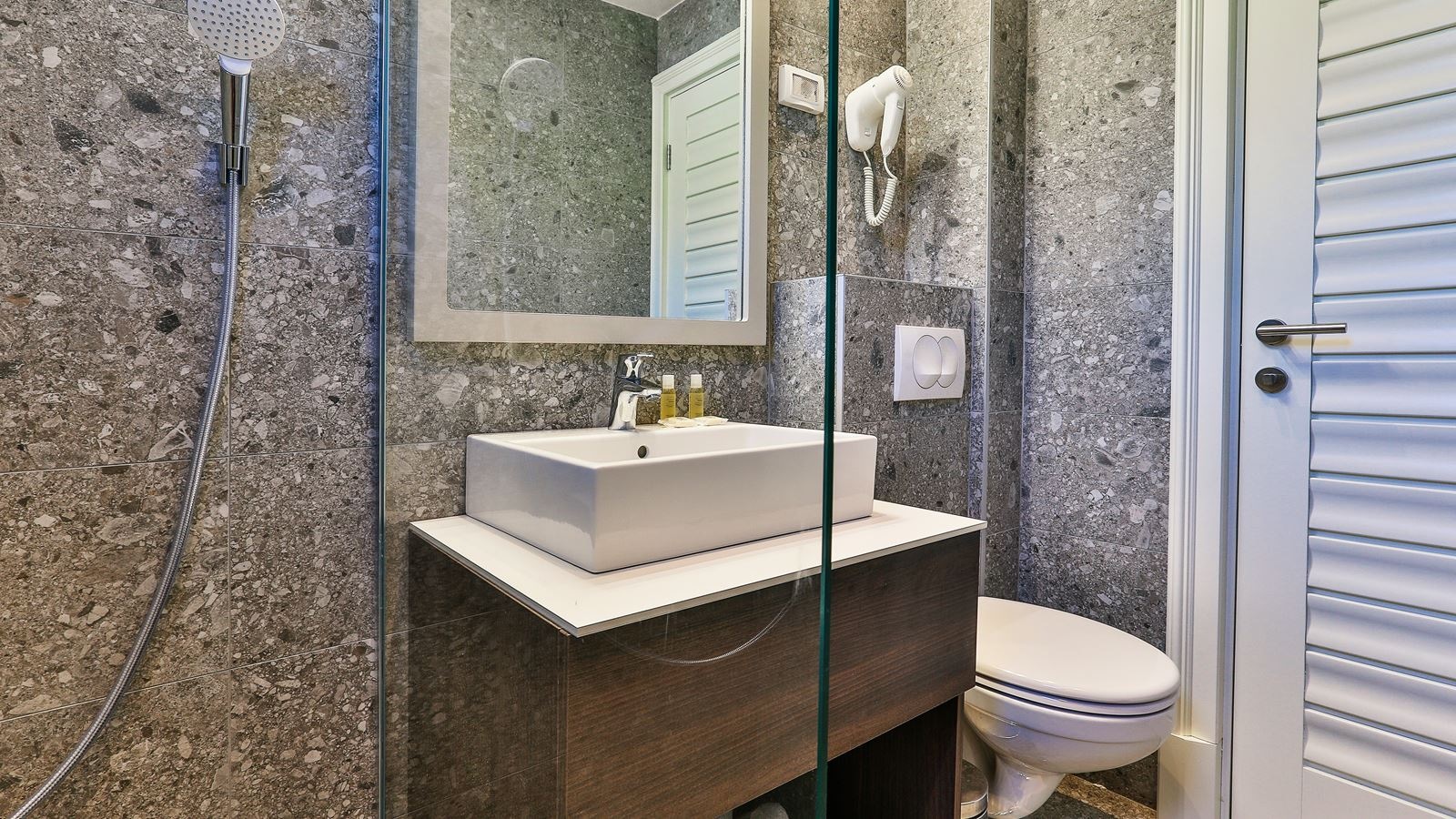 rooms-standard-double-room-with-extra-bed