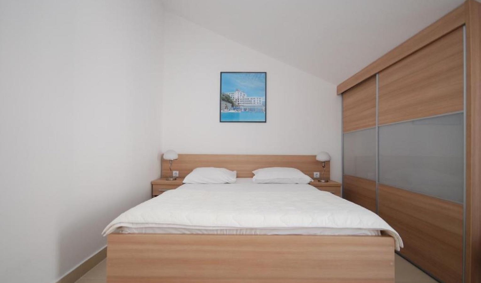 rooms-double-apartment-with-french-bed